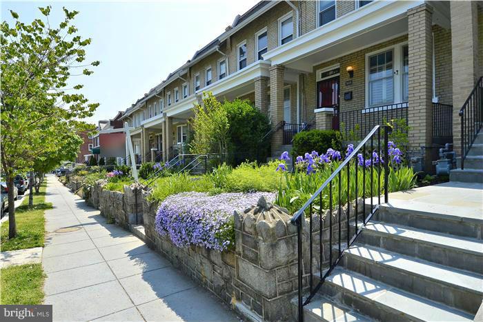 305 Adams Street Northeast Washington, DC 20002 - Photo 4 of 27 Exterior (Front)