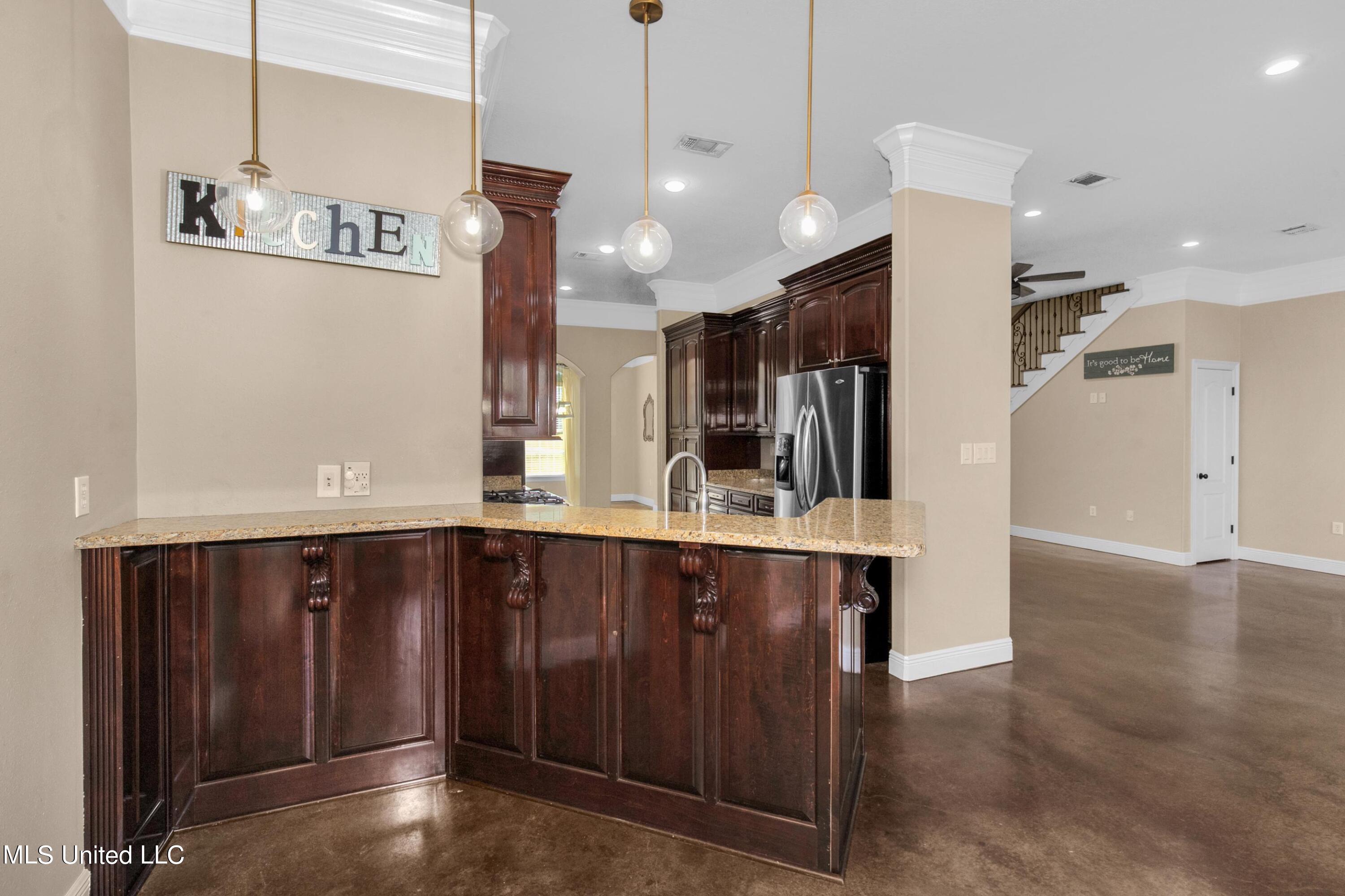 14501 Constitution Road Moss Point, MS 39562 - Photo 11 of 37 Breakfast Bar
