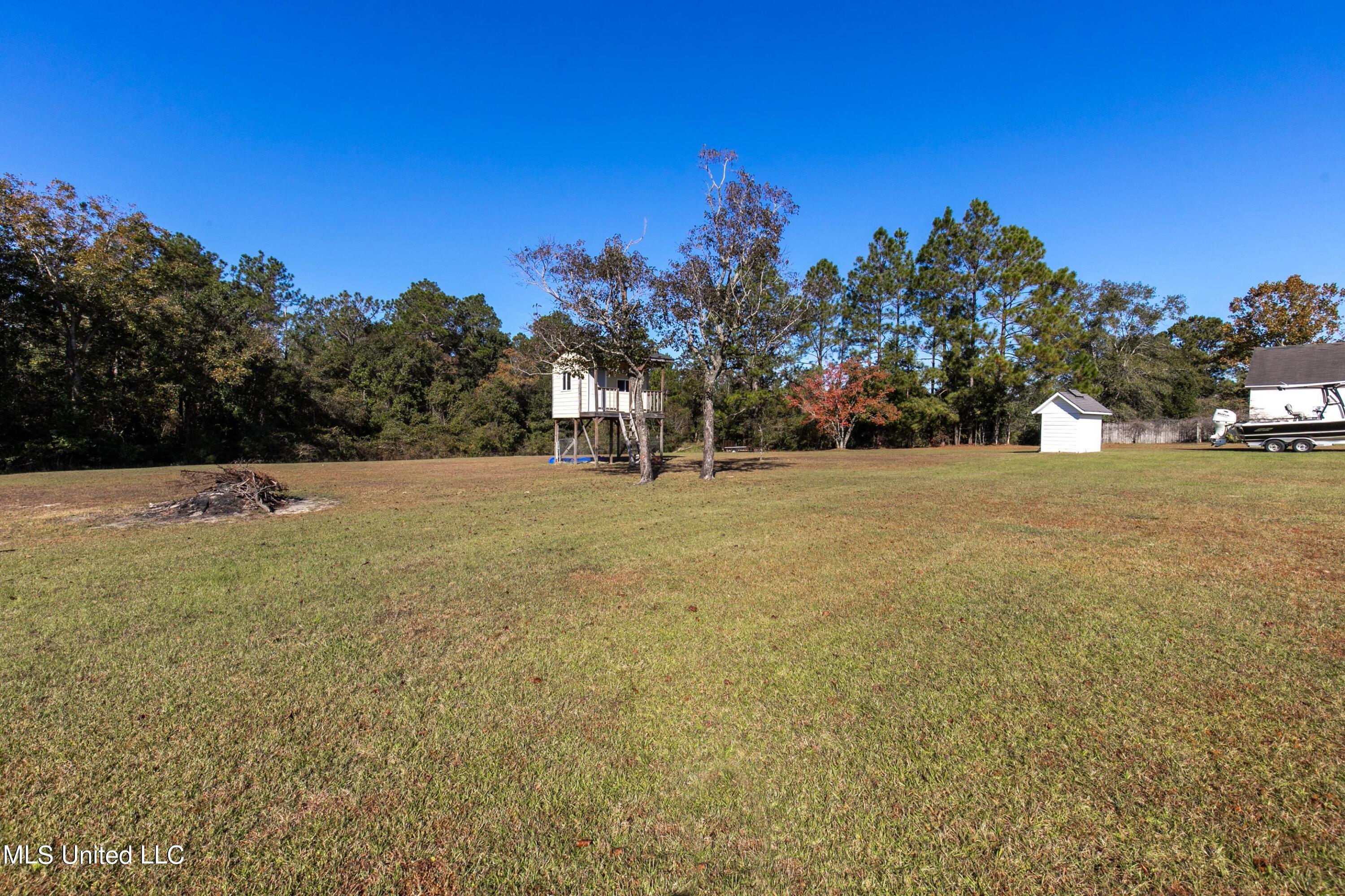 14501 Constitution Road Moss Point, MS 39562 - Photo 30 of 37 Large back yard