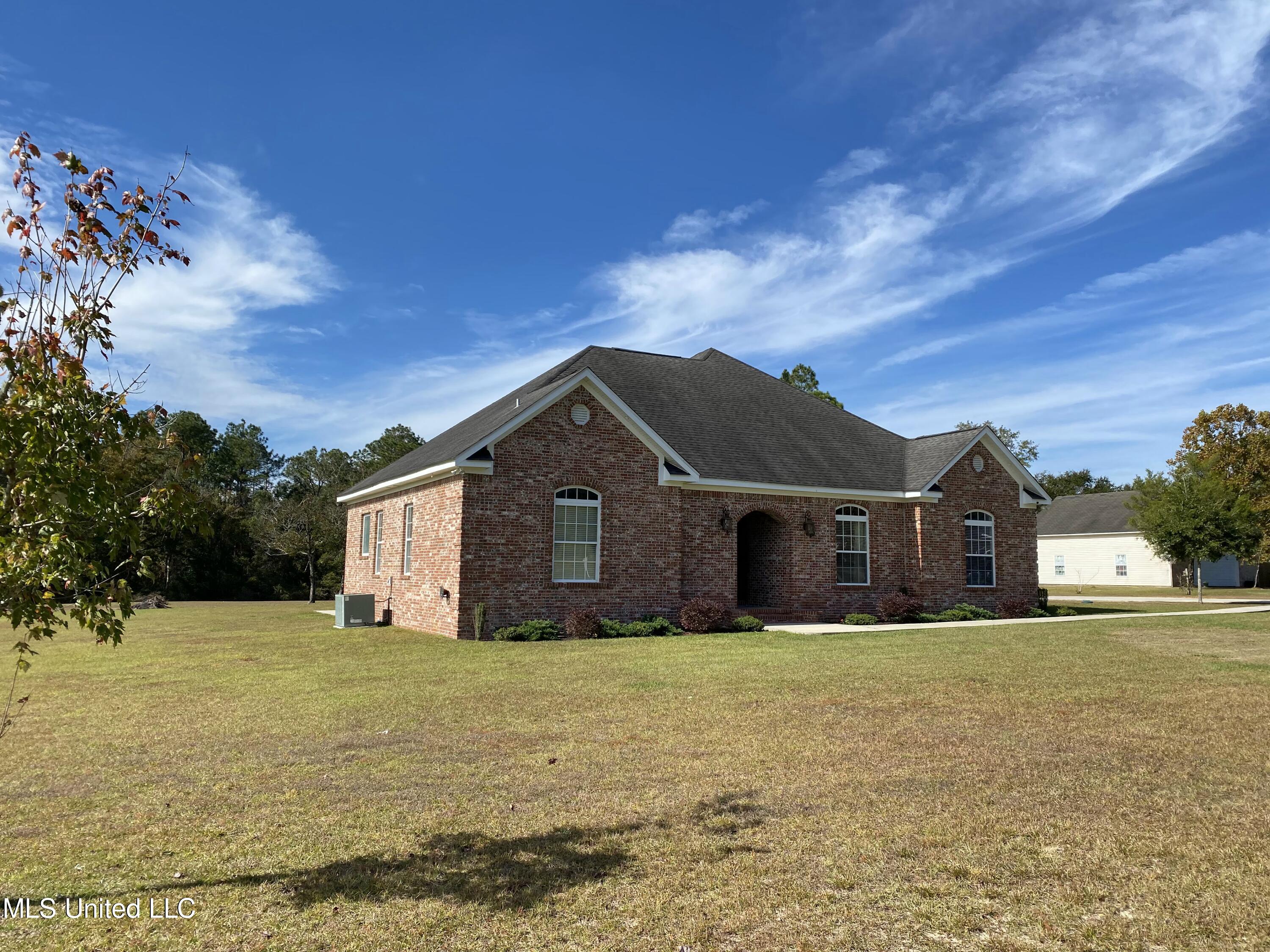 14501 Constitution Road Moss Point, MS 39562 - Photo 3 of 37 Welcome Home!