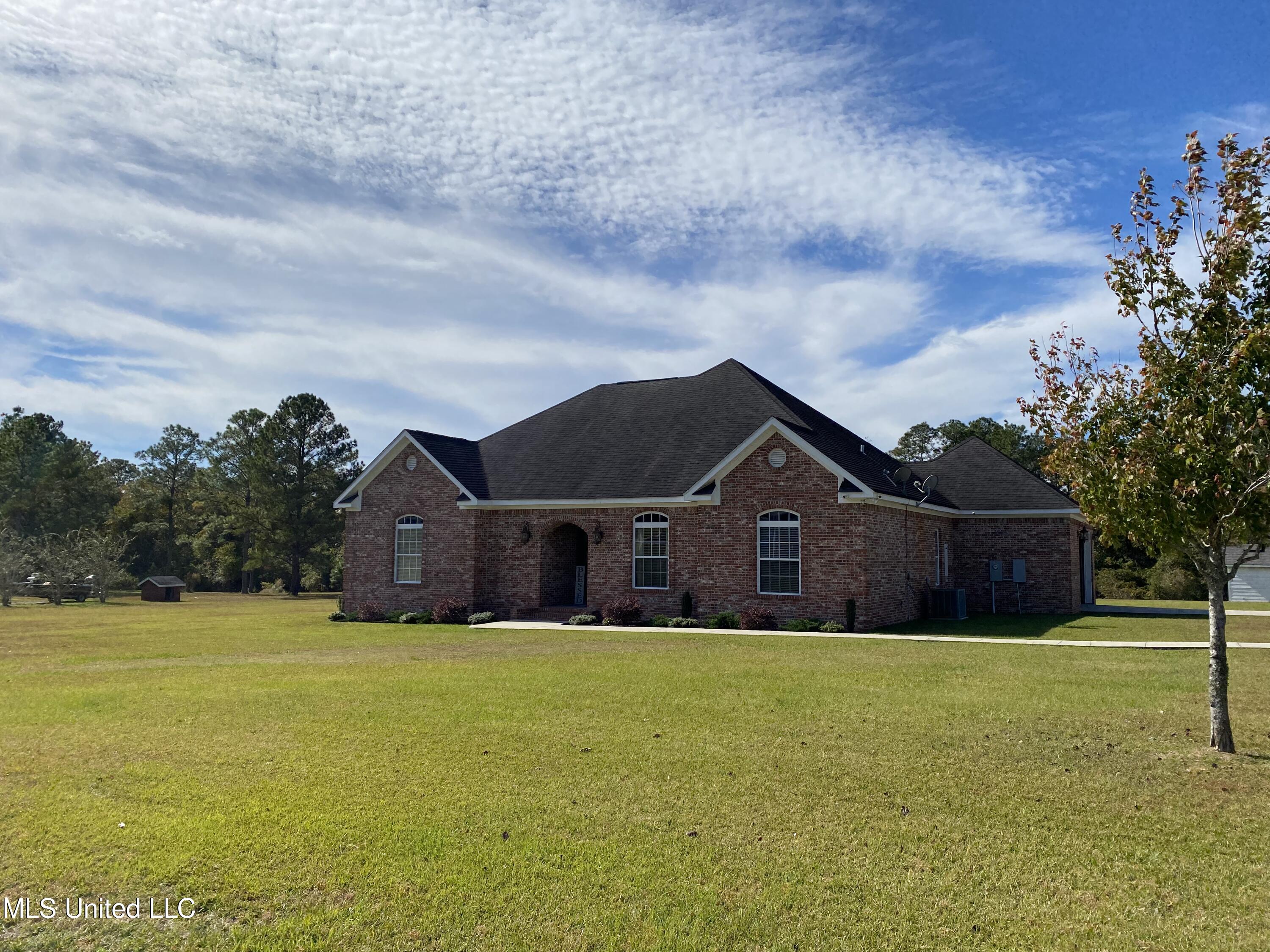 14501 Constitution Road Moss Point, MS 39562 - Photo 4 of 37 Welcome Home!