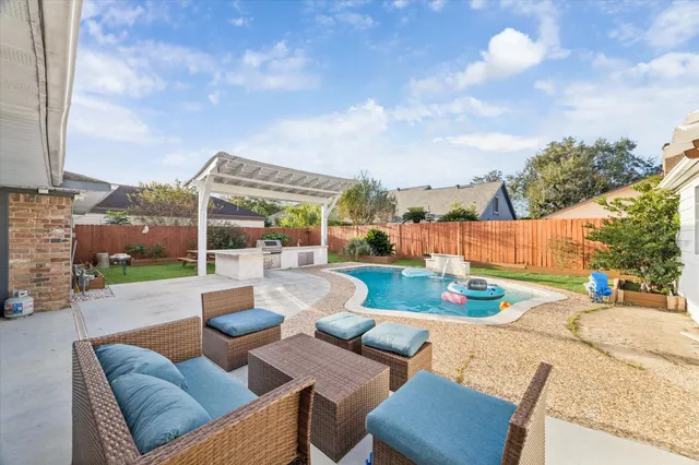 $360,000 | 10402 Huntington Point Drive, Houston, TX 77099