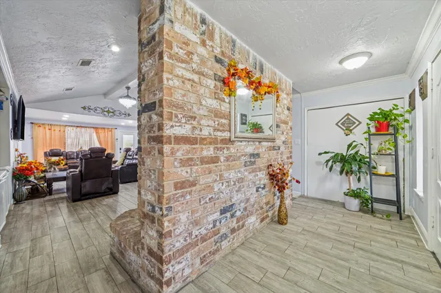 $360,000 | 10402 Huntington Point Drive, Houston, TX 77099