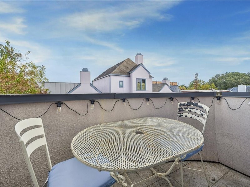 1369 Arlington Street, Unit 1369 Houston, TX 77008 - Photo 25 of 35 a view of a chairs and table in kitchen