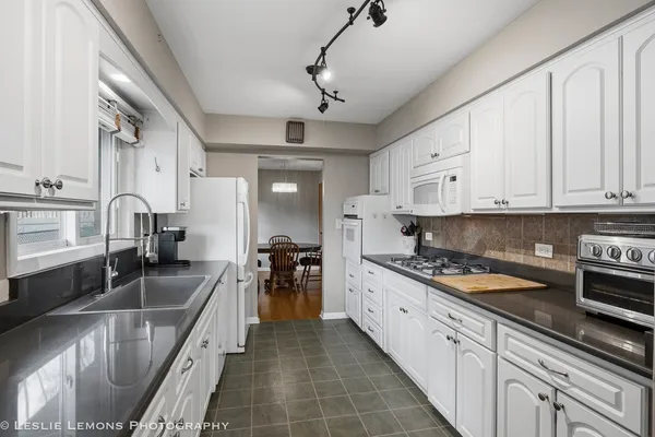 $415,000 | 3S328 Juniper Lane, Glen Ellyn, IL 60137