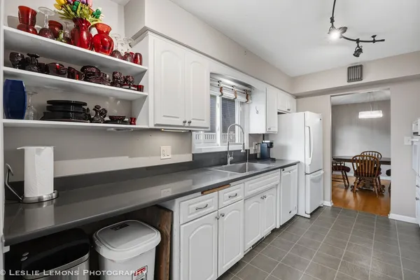 $415,000 | 3S328 Juniper Lane, Glen Ellyn, IL 60137