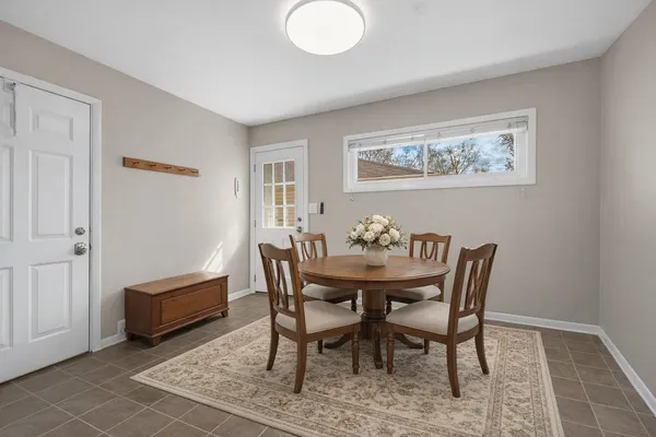 $415,000 | 3S328 Juniper Lane, Glen Ellyn, IL 60137