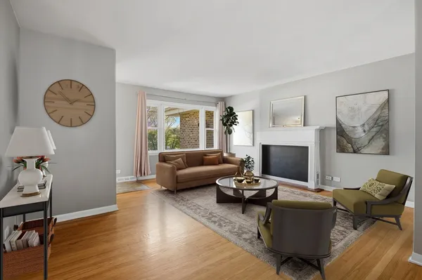 $415,000 | 3S328 Juniper Lane, Glen Ellyn, IL 60137