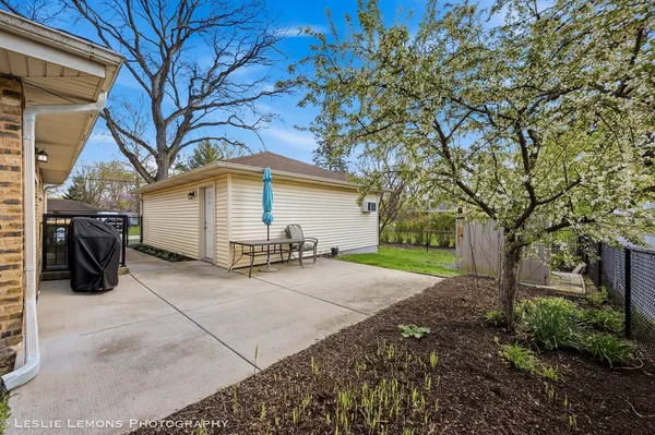$415,000 | 3S328 Juniper Lane, Glen Ellyn, IL 60137