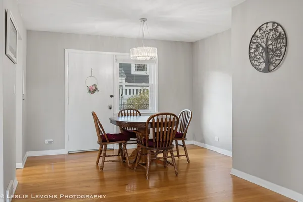 $415,000 | 3S328 Juniper Lane, Glen Ellyn, IL 60137