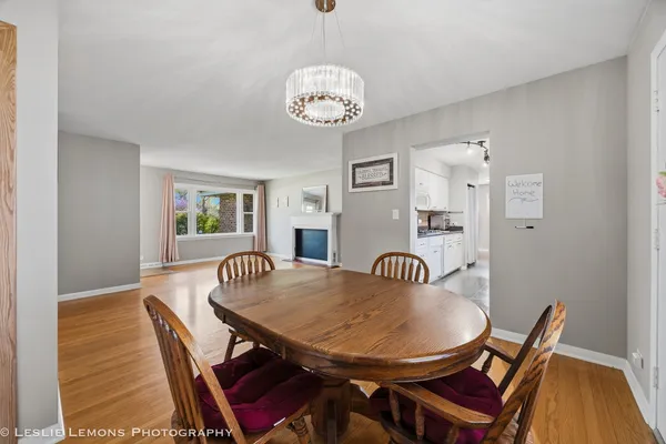 $415,000 | 3S328 Juniper Lane, Glen Ellyn, IL 60137