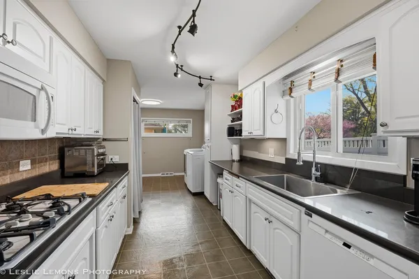 $415,000 | 3S328 Juniper Lane, Glen Ellyn, IL 60137