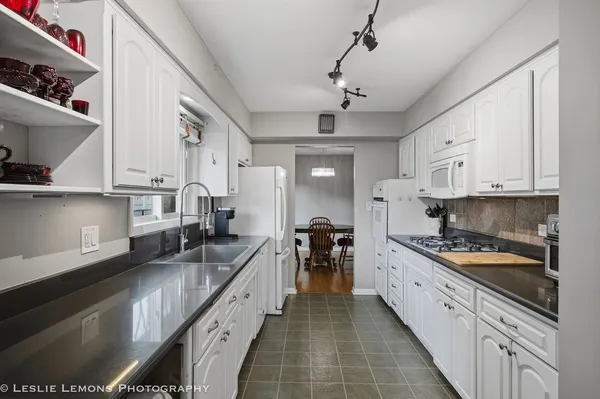 $415,000 | 3S328 Juniper Lane, Glen Ellyn, IL 60137