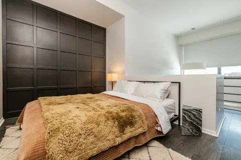 $350,000 | 2343 North Greenview Avenue, Unit 211, Chicago, IL 60614