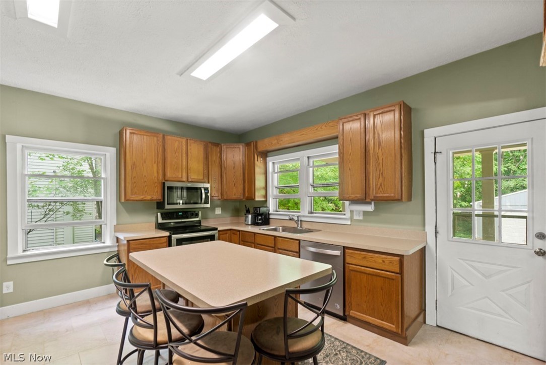 2935 Somerton Road Cleveland, OH 44118 - Photo 16 of 29