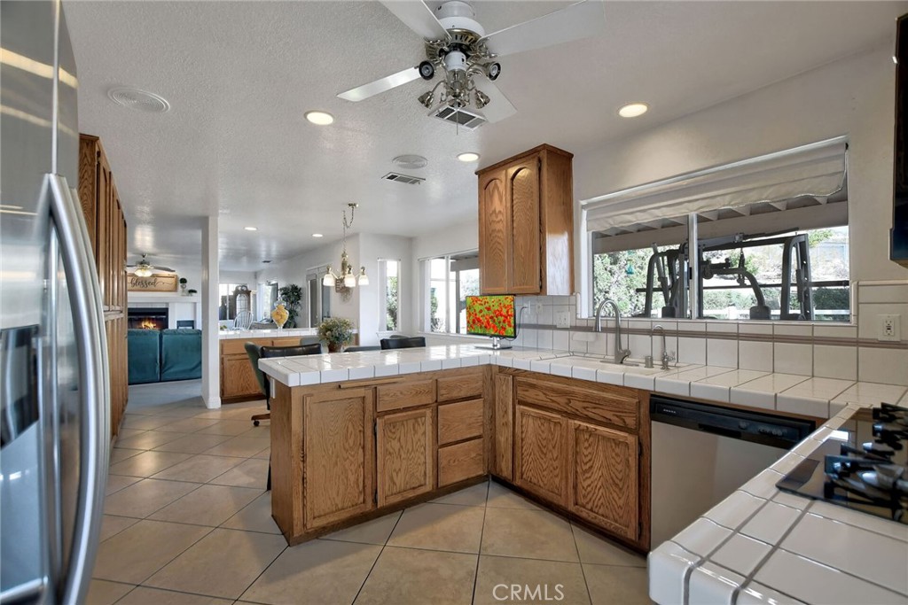 18032 Ohna Road Apple Valley, CA 92307 - Photo 14 of 65