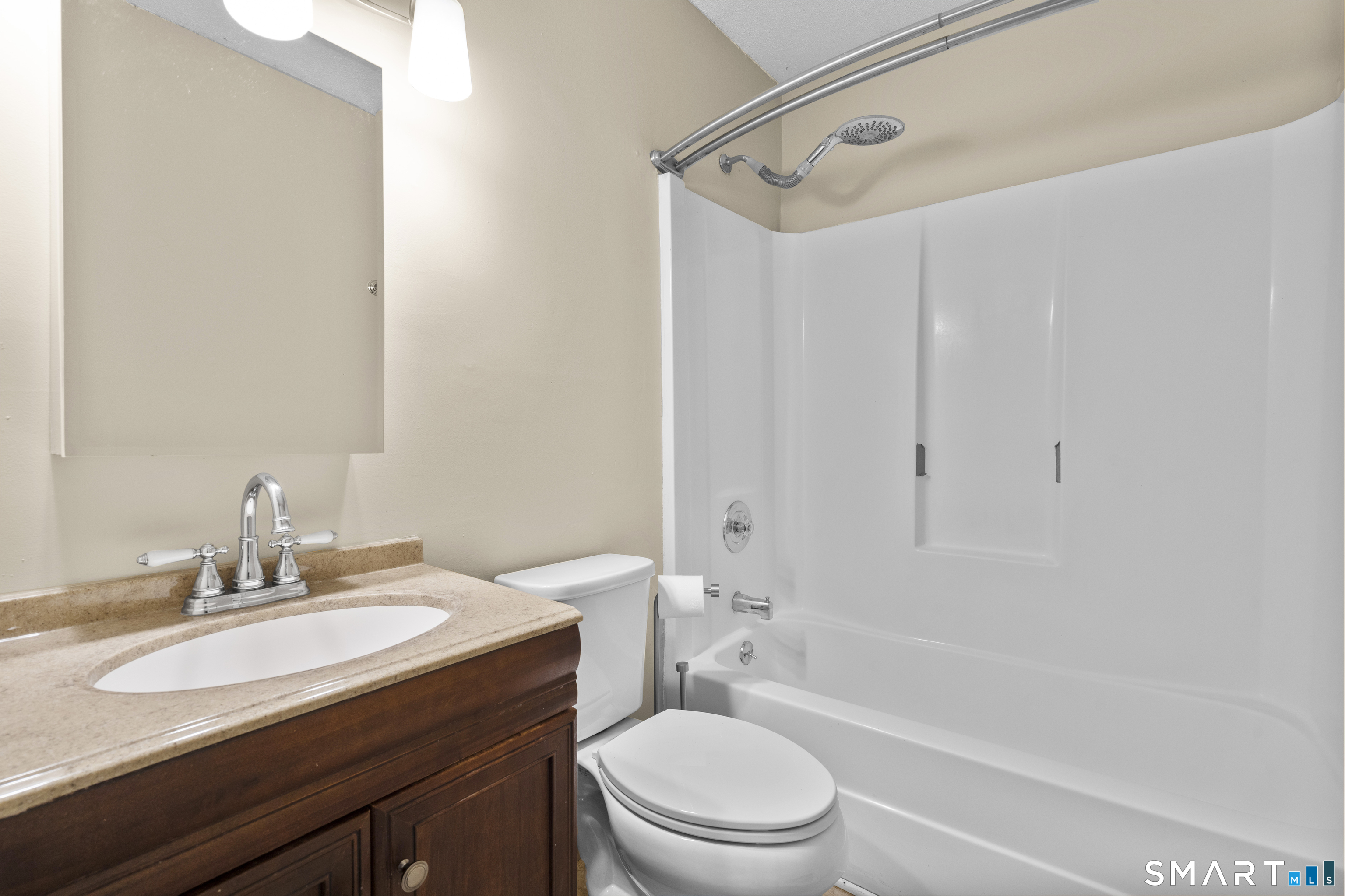 585 Park Road, Unit 73 Waterbury, CT 06708 - Photo 15 of 28
