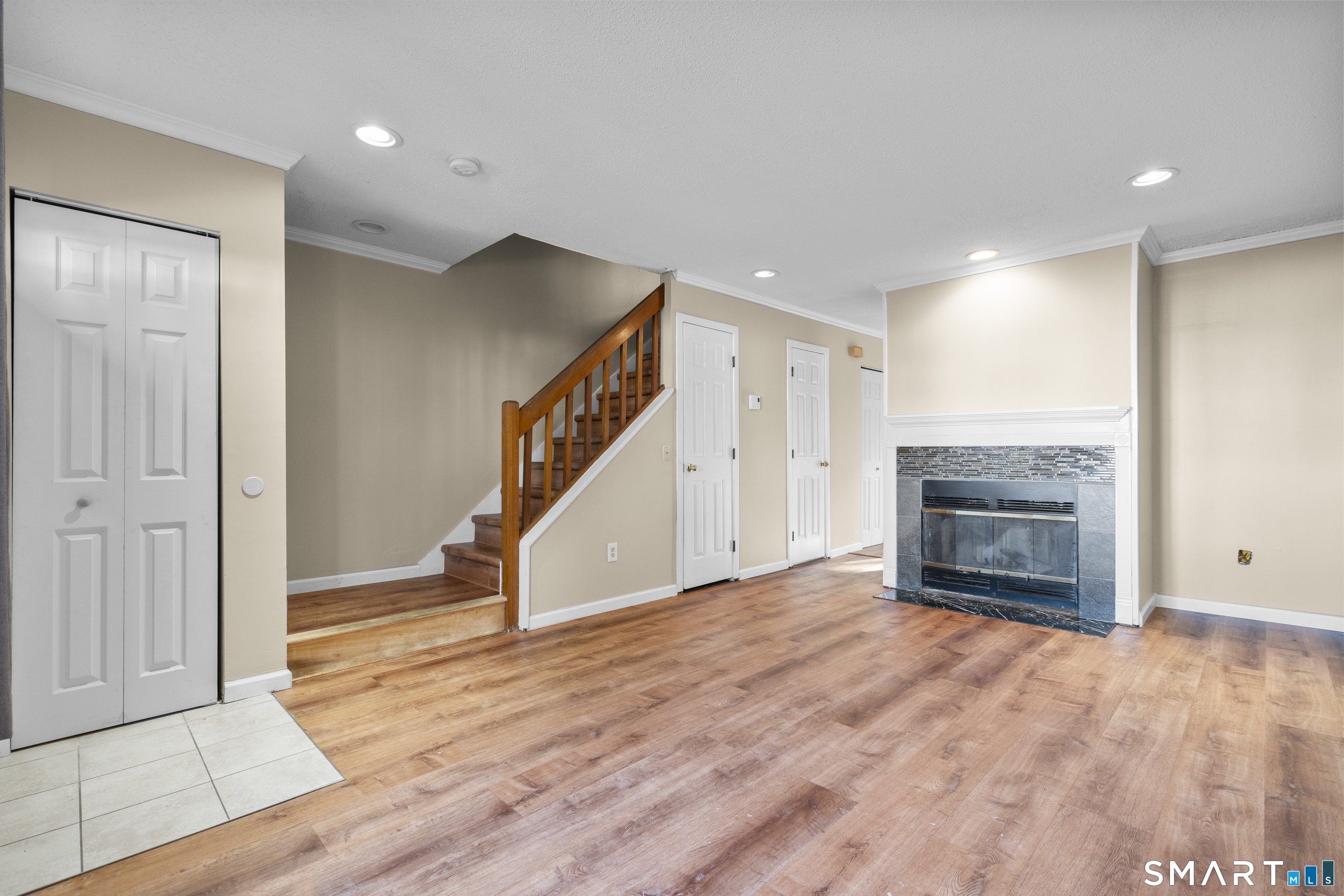 585 Park Road, Unit 73 Waterbury, CT 06708 - Photo 4 of 28