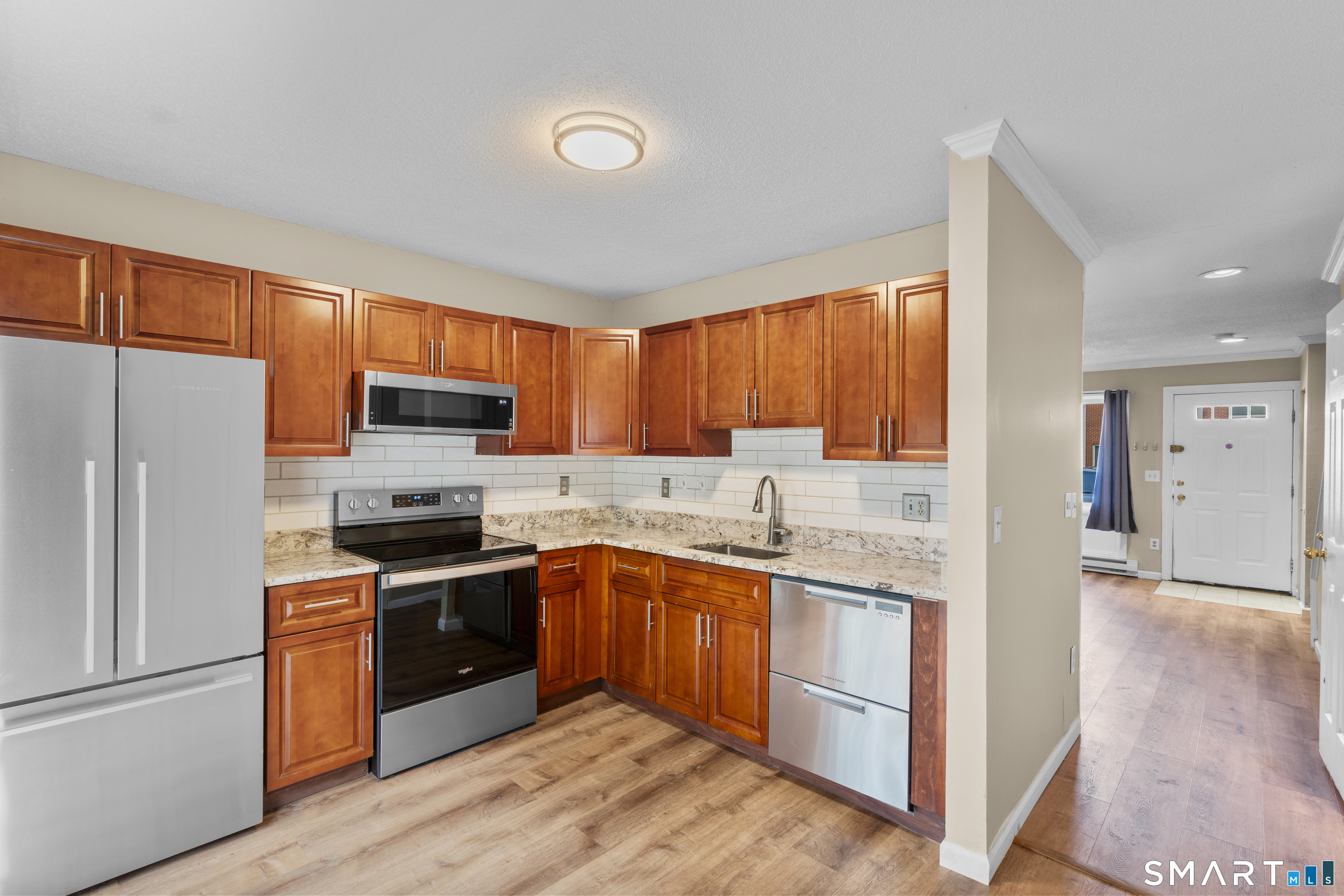 585 Park Road, Unit 73 Waterbury, CT 06708 - Photo 7 of 28