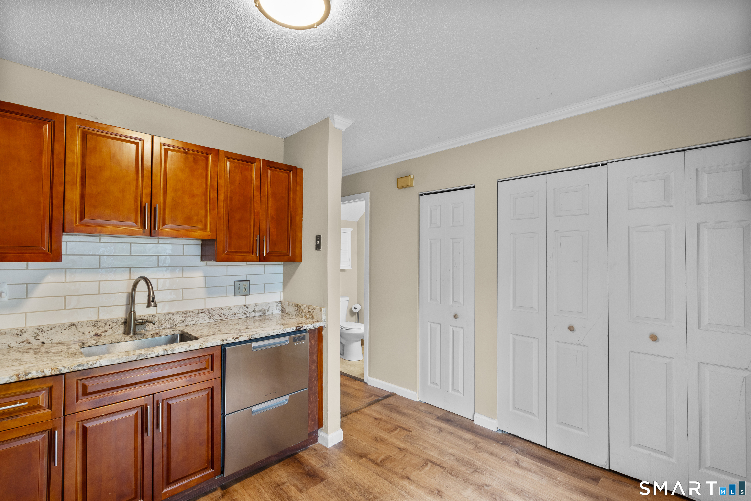 585 Park Road, Unit 73 Waterbury, CT 06708 - Photo 8 of 28