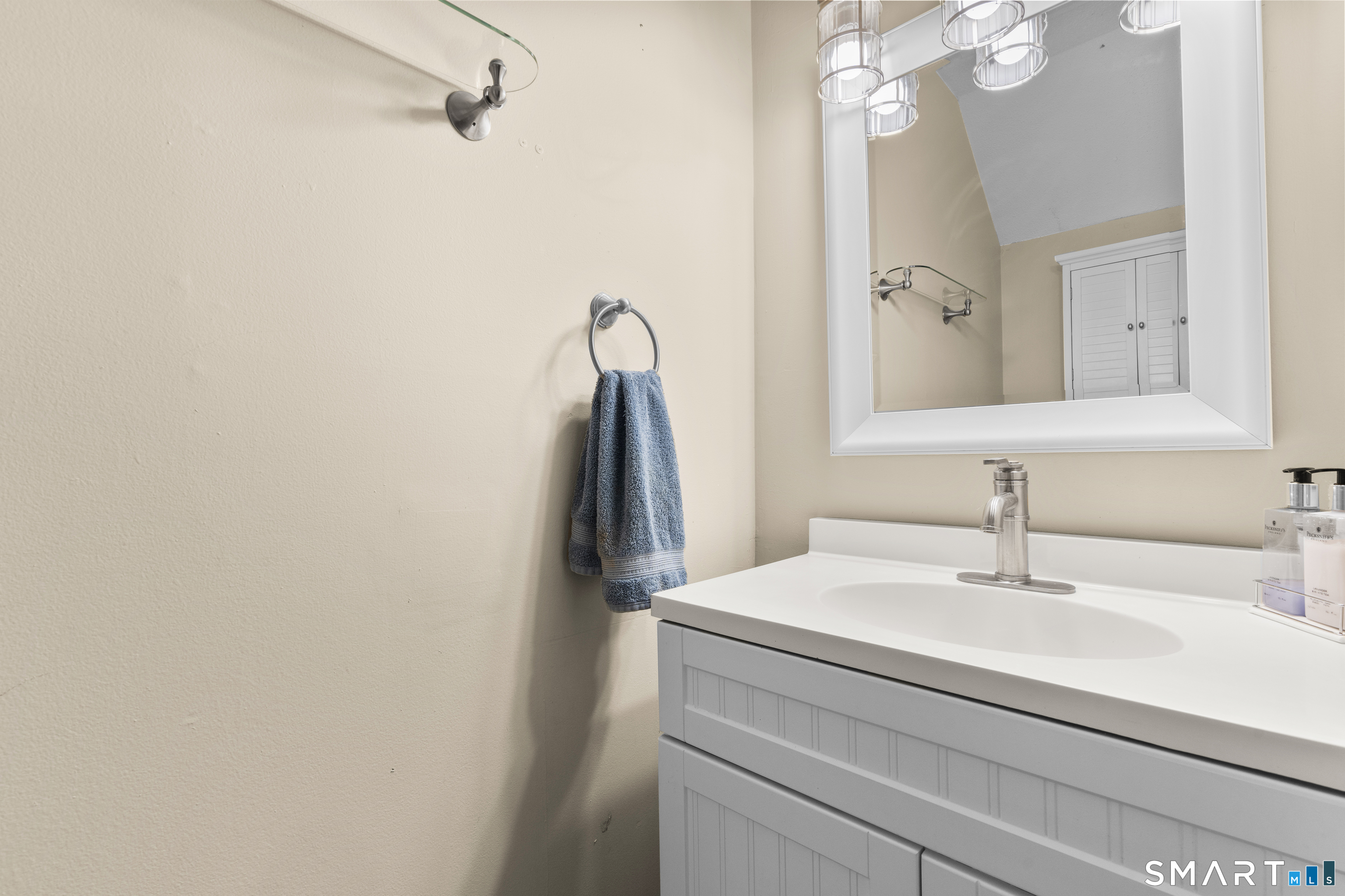 585 Park Road, Unit 73 Waterbury, CT 06708 - Photo 10 of 28