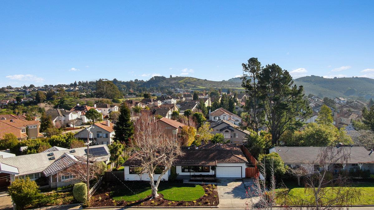 2135 Queens Lane San Mateo, CA 94402 - Photo 47 of 50 a view of a city