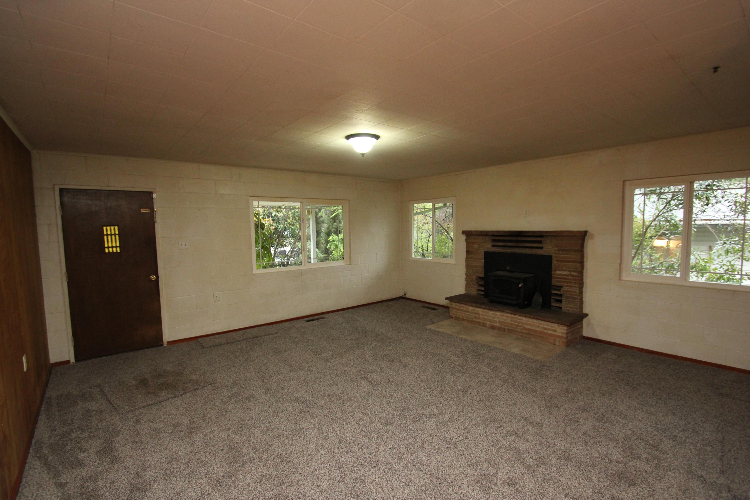 17778 Irish Road Redding, CA 96003 - Photo 7 of 13 IMG_0684