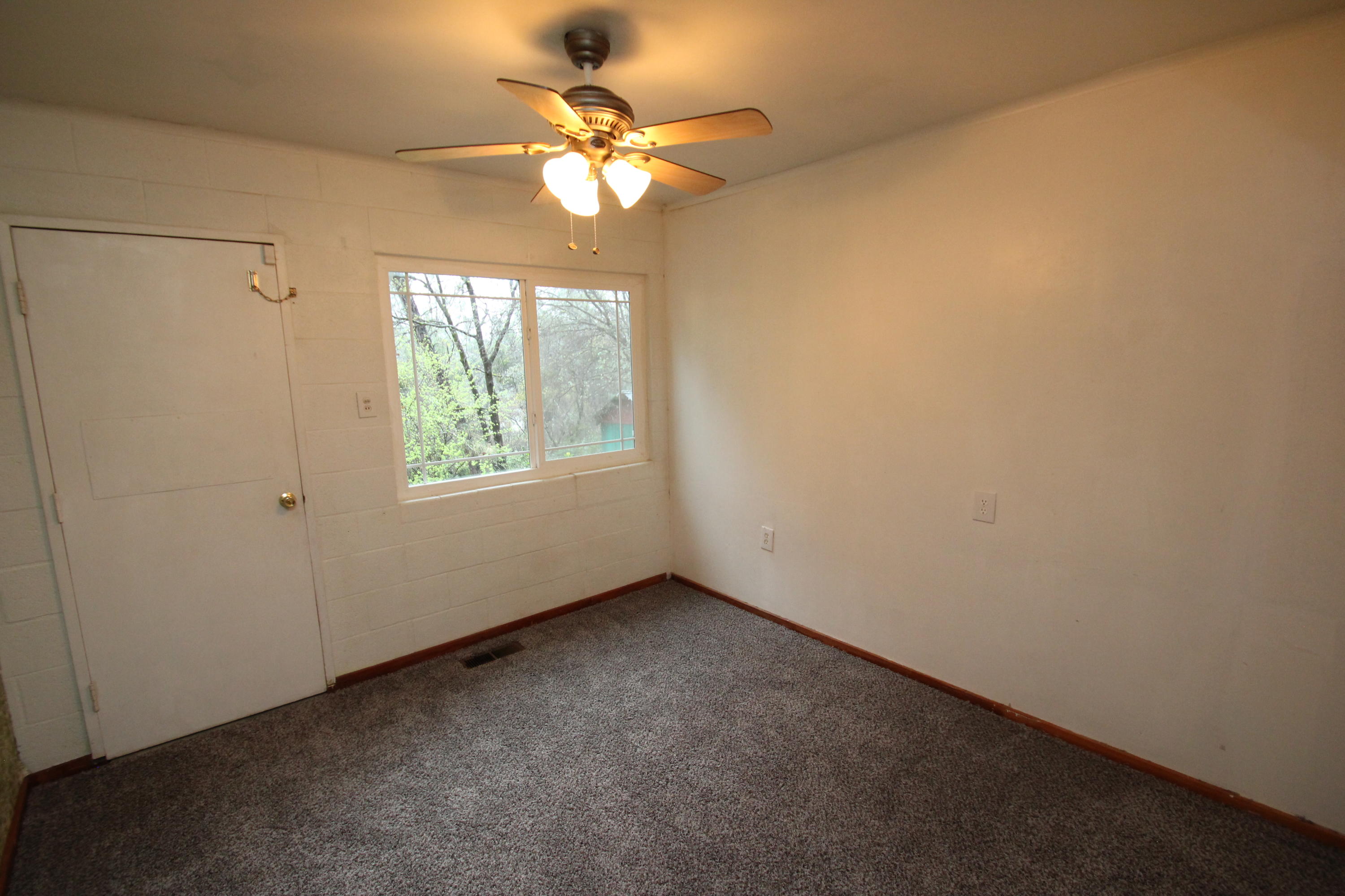 17778 Irish Road Redding, CA 96003 - Photo 10 of 13 IMG_0689