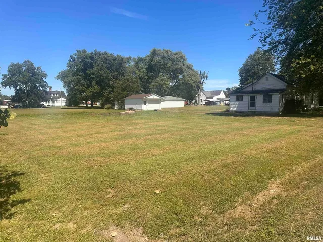 $29,900 | 307 South Cherry Street, Iuka, IL 62849