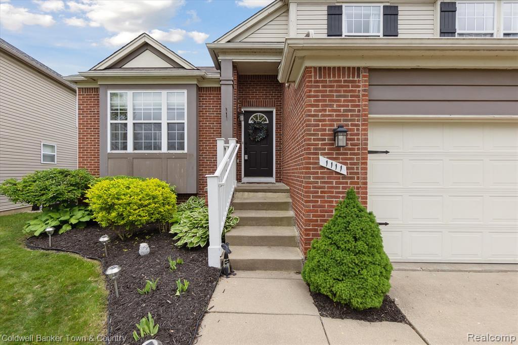 1111 Callaway Court Howell, MI 48843 - Photo 4 of 49