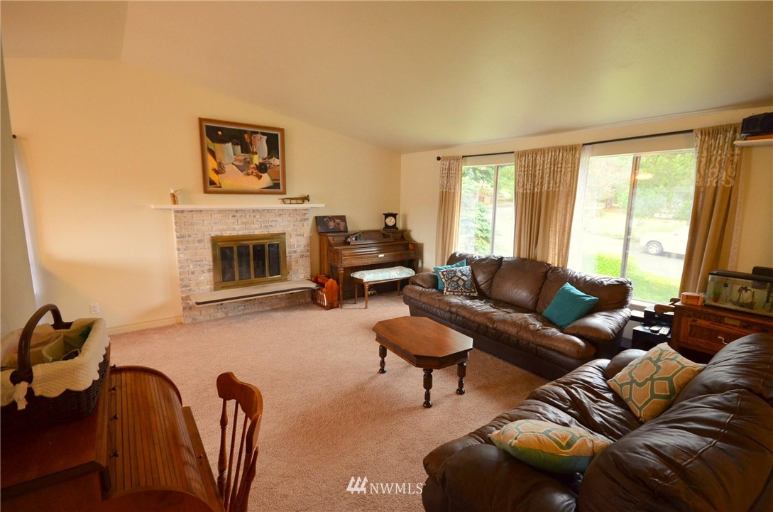 515 Cypress Road Bellingham, WA 98225 - Photo 4 of 20