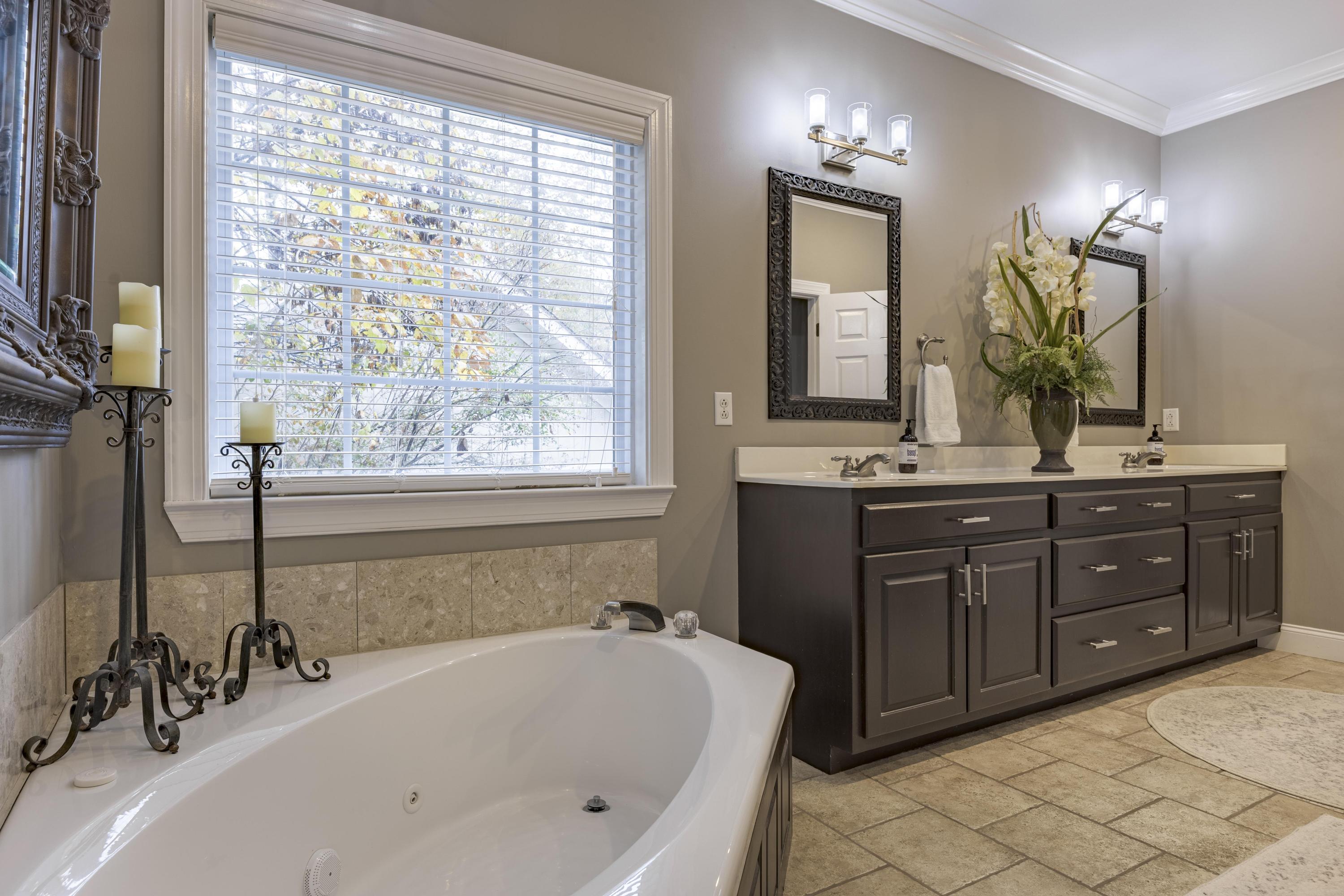 42 Case Circle Trenton, GA 30752 - Photo 15 of 42 Master Bath