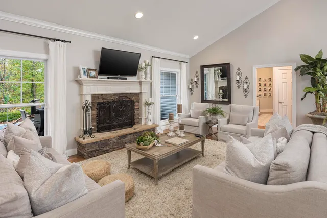 $889,900 | 42 Case Circle, Trenton, GA 30752