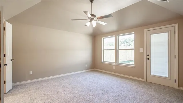 $1,950 | 2510 Smokerise Trail, Granbury, TX 76048