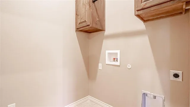 $1,950 | 2510 Smokerise Trail, Granbury, TX 76048