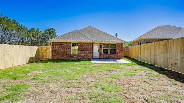 $1,950 | 2510 Smokerise Trail, Granbury, TX 76048