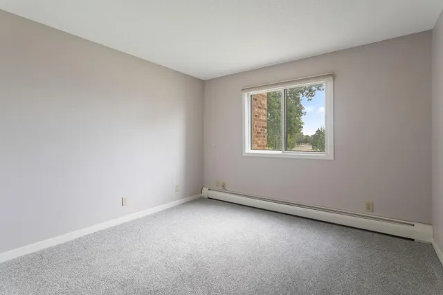 $189,900 | 35 Nathan Lane North, Unit 210, Plymouth, MN 55441