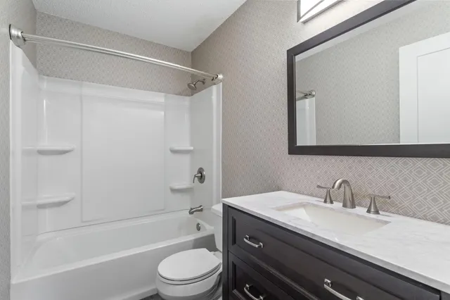 $189,900 | 35 Nathan Lane North, Unit 210, Plymouth, MN 55441