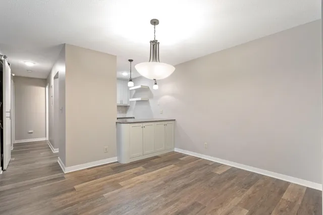 $189,900 | 35 Nathan Lane North, Unit 210, Plymouth, MN 55441