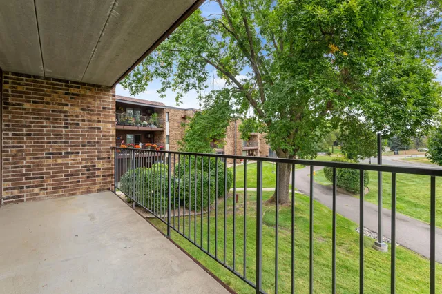 $189,900 | 35 Nathan Lane North, Unit 210, Plymouth, MN 55441