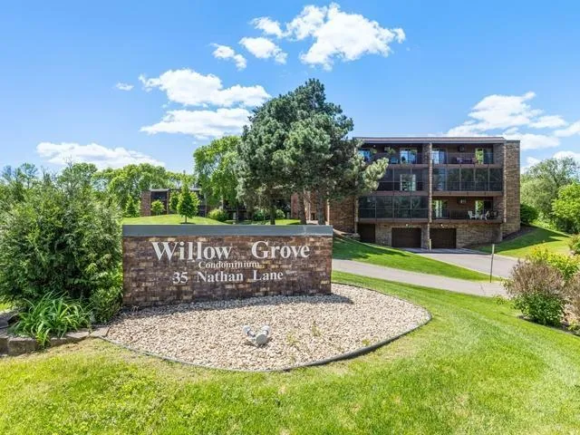 $189,900 | 35 Nathan Lane North, Unit 210, Plymouth, MN 55441