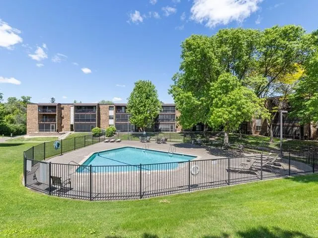 $189,900 | 35 Nathan Lane North, Unit 210, Plymouth, MN 55441