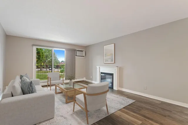 $189,900 | 35 Nathan Lane North, Unit 210, Plymouth, MN 55441