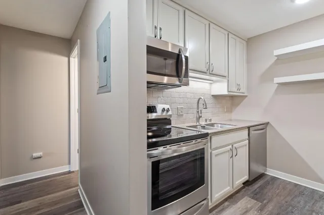 $189,900 | 35 Nathan Lane North, Unit 210, Plymouth, MN 55441