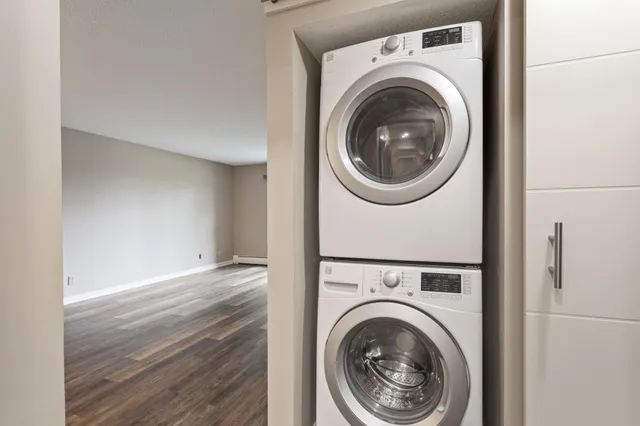 $189,900 | 35 Nathan Lane North, Unit 210, Plymouth, MN 55441