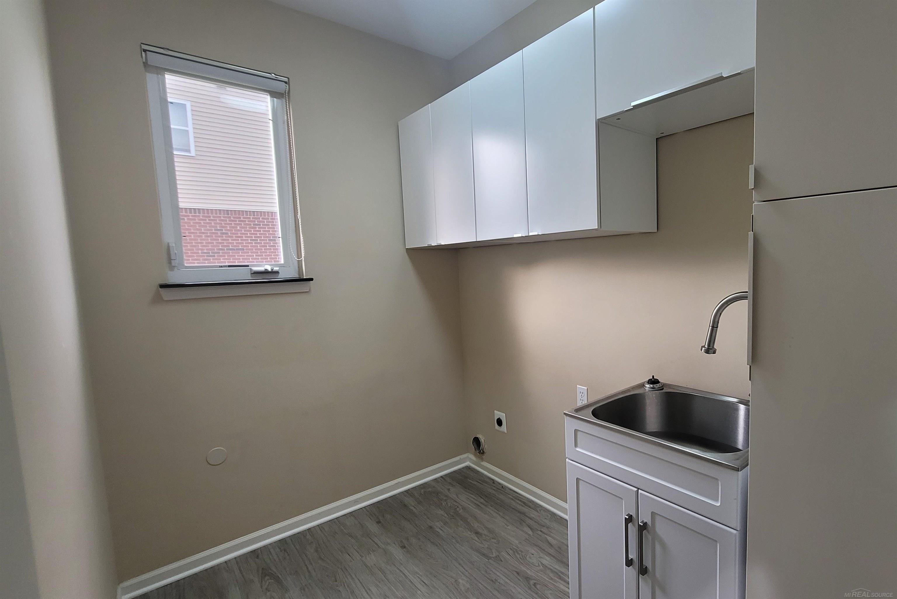 3691 Hogan Circle Rochester, MI 48307 - Photo 9 of 26 50083938-8.JPG