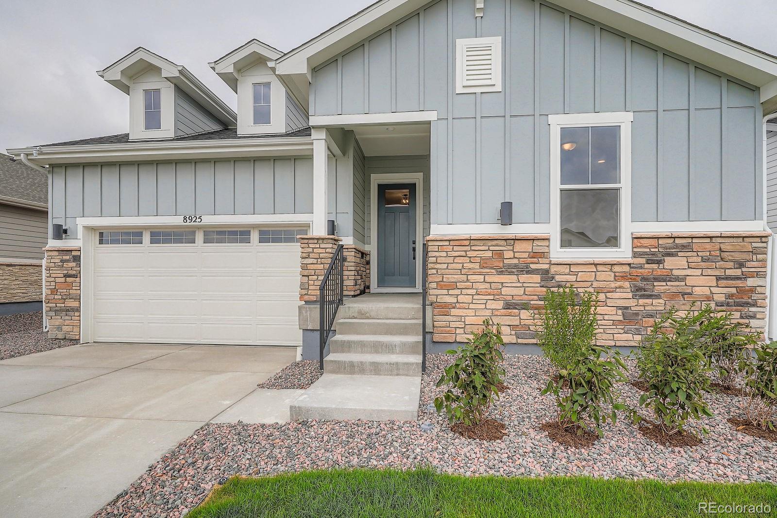8925 South Riviera Way Aurora, CO 80016 - Photo 3 of 28