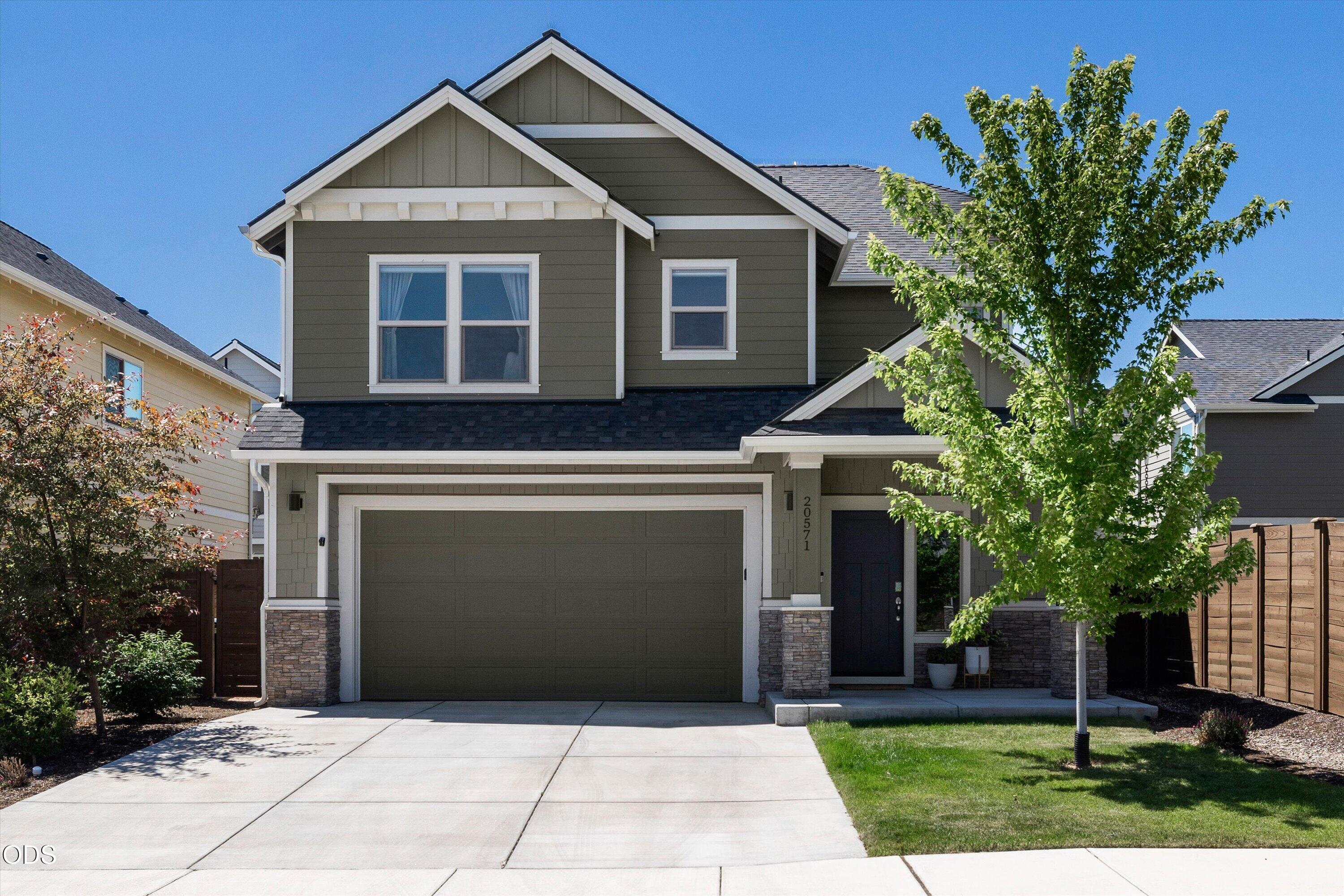 20571 Rolen Avenue Bend, OR 97702 - Photo 1 of 42