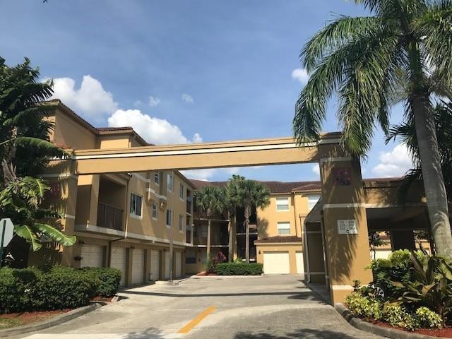 741 North Pine Island Road, Unit 303 Plantation, FL 33324 - Photo 3 of 12 Photo 3