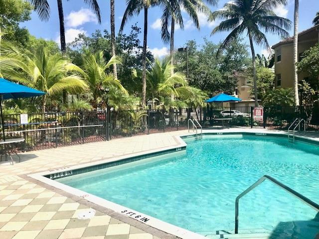 741 North Pine Island Road, Unit 303 Plantation, FL 33324 - Photo 6 of 12 Photo 6
